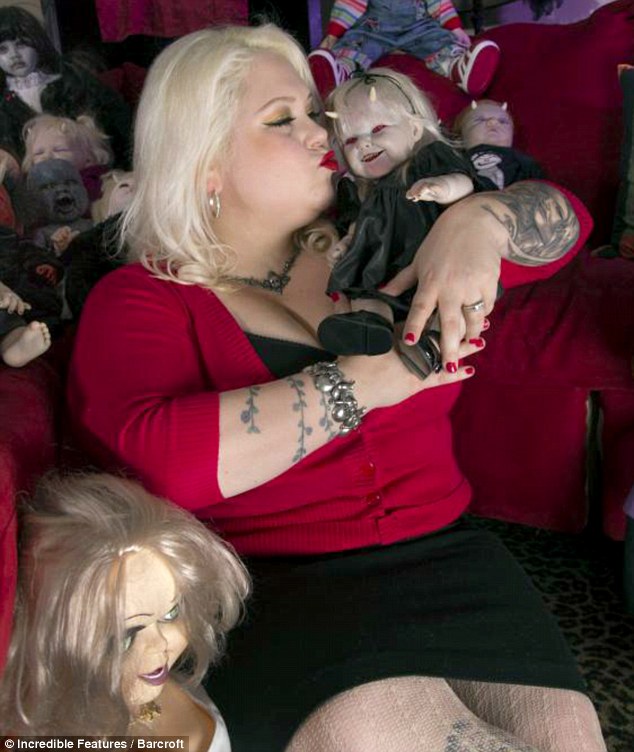 Ӣ��Ů�Ⱥ��ղؿֲ������������