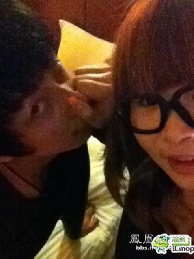 ���Ͼ���90��Ů�������Ÿ���