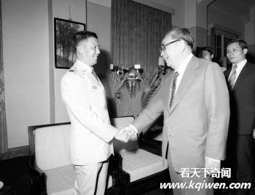 ��ž���ͽ��԰��ʹ���񵳷���Ա����̨�Լݼ�6(��ͼ)